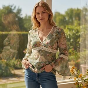 Vintage Y2K 2000s DCC Missy Boho Flower Floral Bell Sleeve Blouse Small Flare